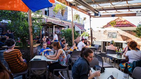 Pubs without pokies in Sydney .